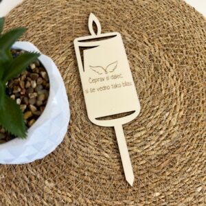 Lesena sveča z gravuro – trajna spominska sveča za grob